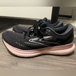 Brooks Glycerin 19 Black and Pink Women’s Size 9